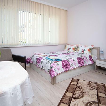 Lynn'S Oasis-Ocean Touch In Core Downtown Apartment Burgas ภายนอก รูปภาพ