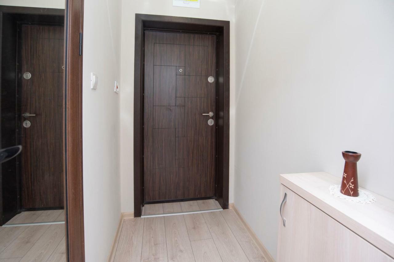 Lynn'S Oasis-Ocean Touch In Core Downtown Apartment Burgas ภายนอก รูปภาพ