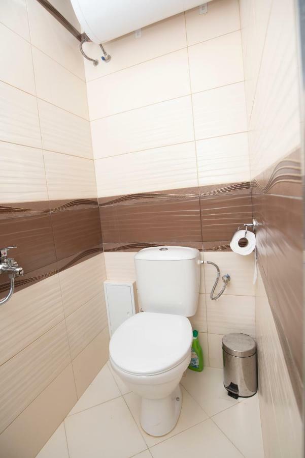 Lynn'S Oasis-Ocean Touch In Core Downtown Apartment Burgas ภายนอก รูปภาพ