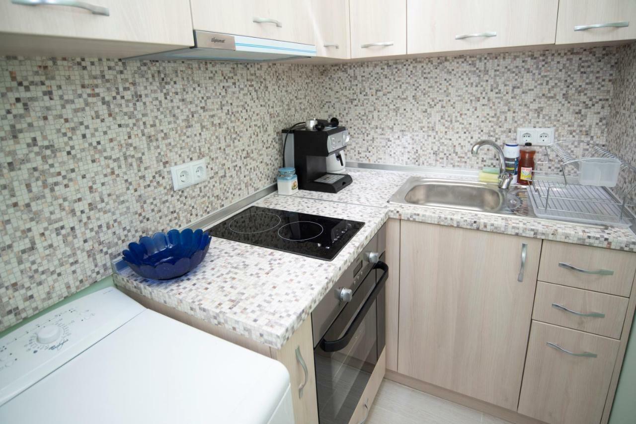 Lynn'S Oasis-Ocean Touch In Core Downtown Apartment Burgas ภายนอก รูปภาพ